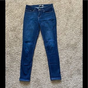 Levi’s 711 Skinny Dark wash jeans